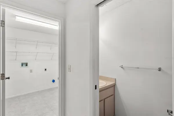 11327 CLAYRIDGE DR, Tampa, FL 33635