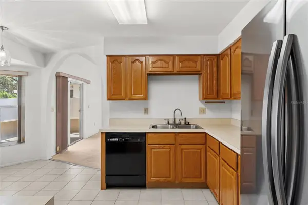 11327 CLAYRIDGE DR, Tampa, FL 33635