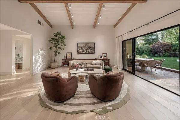 18837 Paseo Nuevo, Tarzana, CA 91356