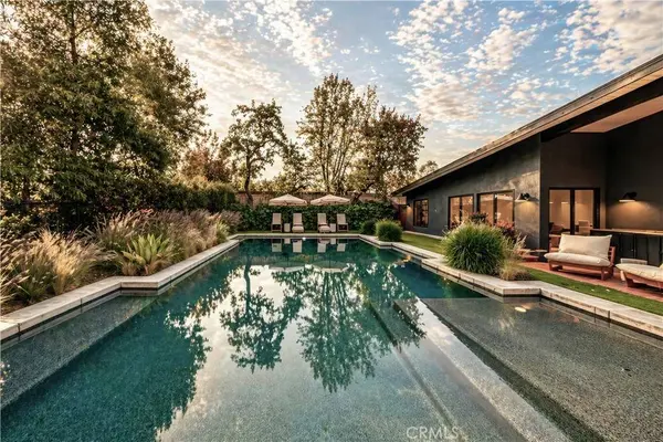 18837 Paseo Nuevo, Tarzana, CA 91356