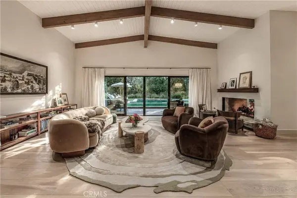 18837 Paseo Nuevo, Tarzana, CA 91356
