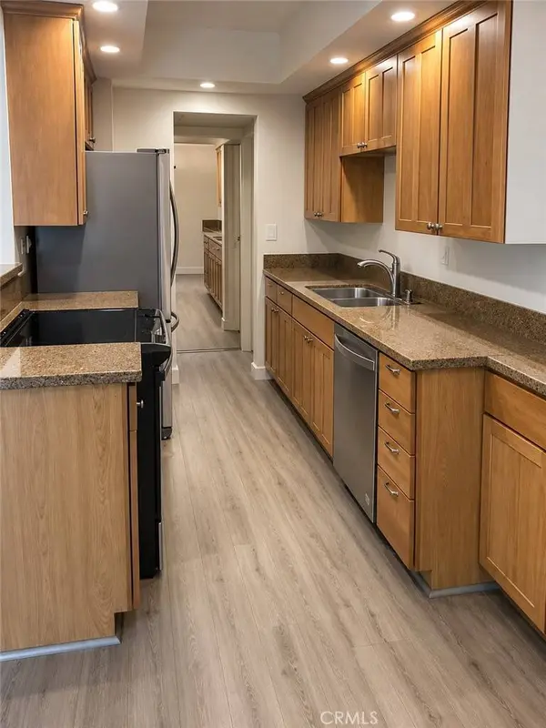 1131 Alta Loma RD #232, West Hollywood, CA 90069