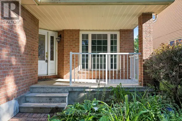 28 WEYBRIDGE DRIVE, Ottawa, ON K2J2Z7