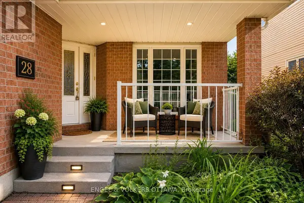 28 WEYBRIDGE DRIVE, Ottawa, ON K2J2Z7