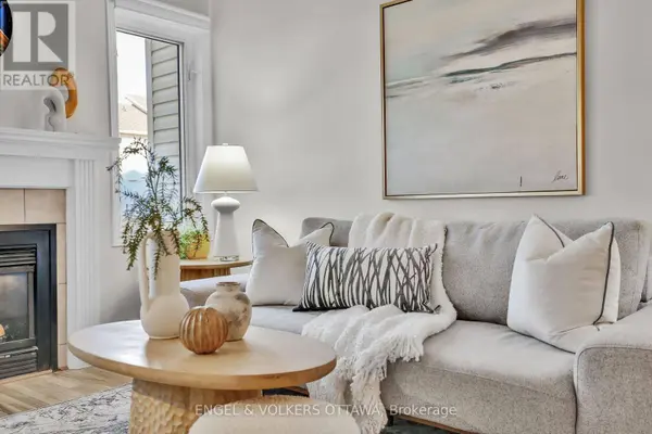 1632 VARENNES BOULEVARD, Ottawa, ON K4A3Z8