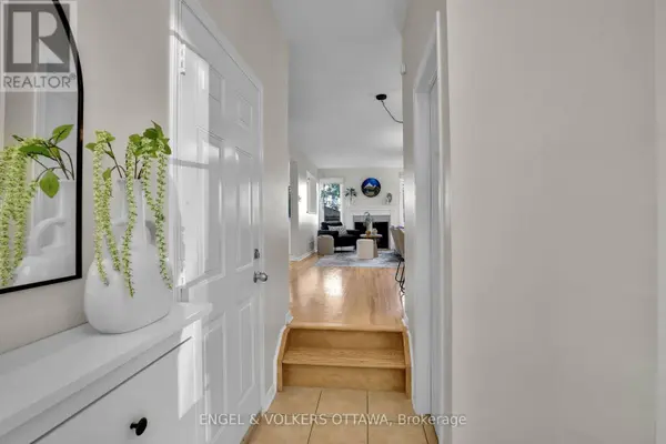 1632 VARENNES BOULEVARD, Ottawa, ON K4A3Z8