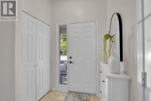 1632 VARENNES BOULEVARD, Ottawa, ON K4A3Z8