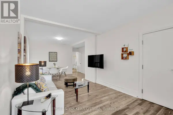 127 Third AVE #1, Ottawa, ON K1S2J9