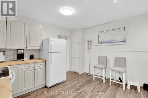 127 Third AVE #1, Ottawa, ON K1S2J9