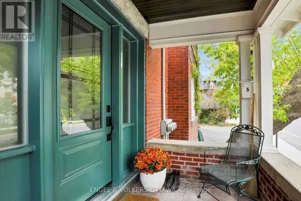 5 WOODLAWN AVENUE, Ottawa, ON K1S2S8