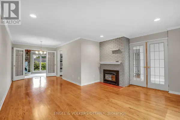 2713 DUPONT STREET, Ottawa, ON K1V8N2