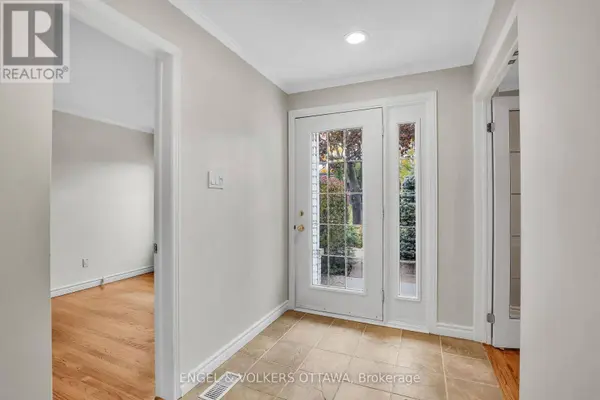 2713 DUPONT STREET, Ottawa, ON K1V8N2