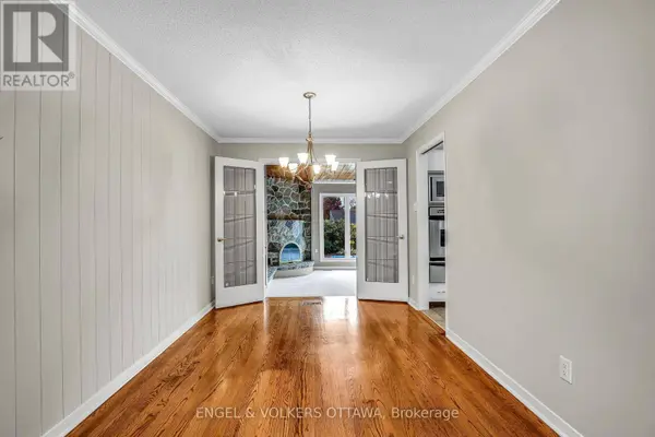 2713 DUPONT STREET, Ottawa, ON K1V8N2