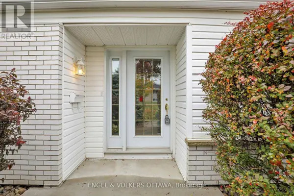 2713 DUPONT STREET, Ottawa, ON K1V8N2