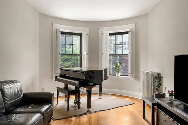 149 Winthrop Rd. #5, Brookline, MA 02445