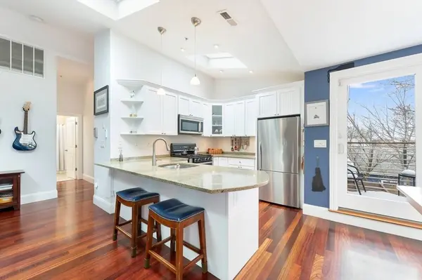 40 Mt. Pleasant #4, Cambridge, MA 02140