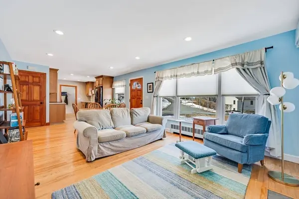 15 Hillside, Woburn, MA 01801