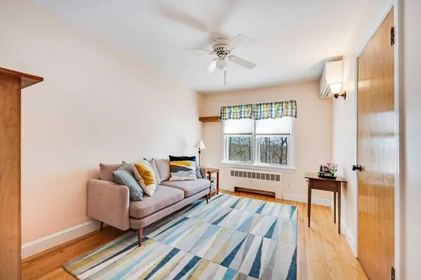 15 Hillside, Woburn, MA 01801