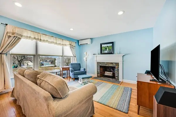 15 Hillside, Woburn, MA 01801