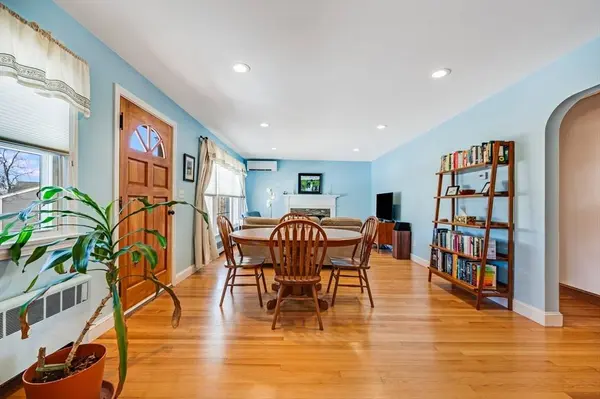 15 Hillside, Woburn, MA 01801