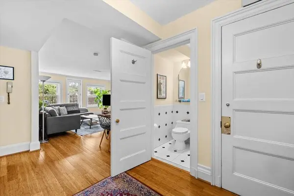 1757 Beacon #3, Brookline, MA 02445