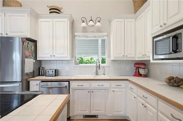 9641 Price Coffee Rd, Bentonville, AR 72712