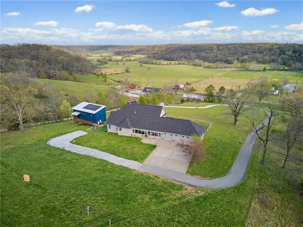9641 Price Coffee Rd, Bentonville, AR 72712