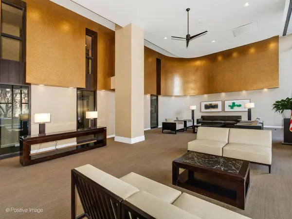 3930 N Pine Grove AVE #2611, Chicago, IL 60613