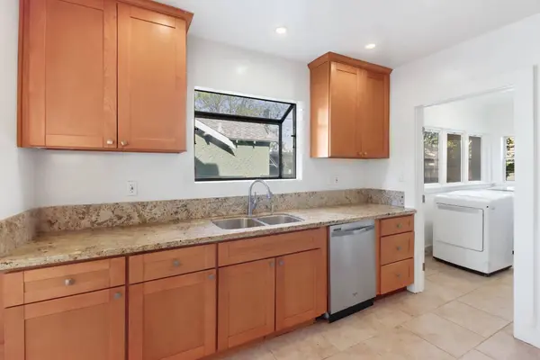 1812 El Monte Ave., Sacramento, CA 95815