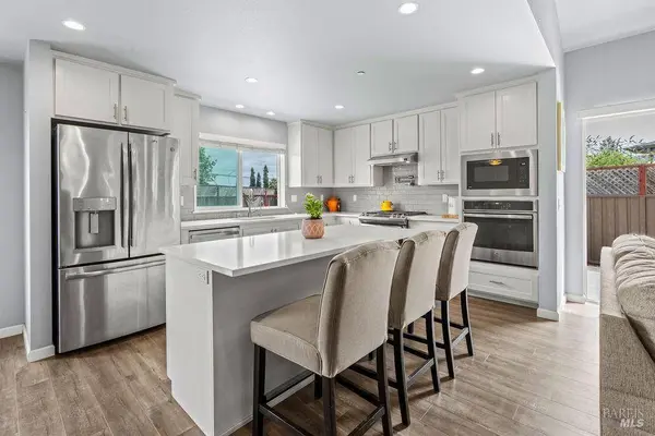 3690 Hillary CT, Santa Rosa, CA 95403