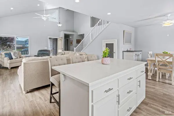3690 Hillary CT, Santa Rosa, CA 95403