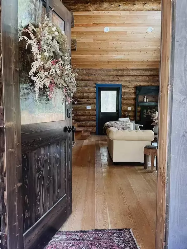 172 3rd AVE, West Glacier, MT 59936