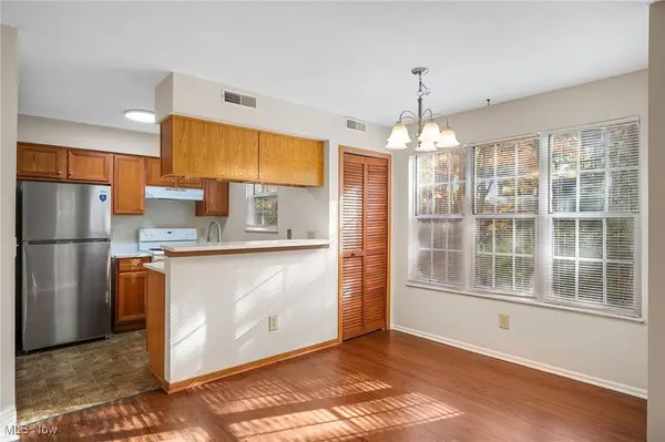 1110 Stoney Run TRL, Broadview Heights, OH 44147