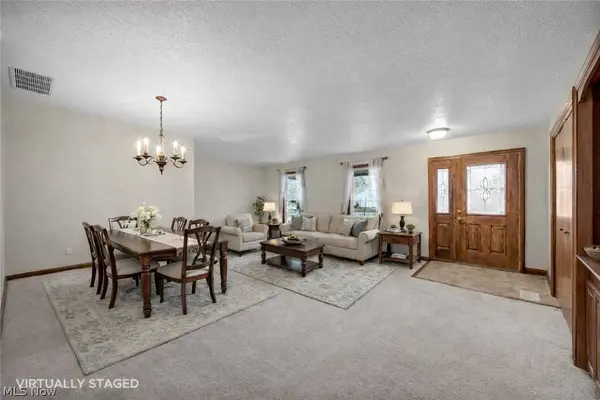 19044 Quail Hollow DR, Strongsville, OH 44136