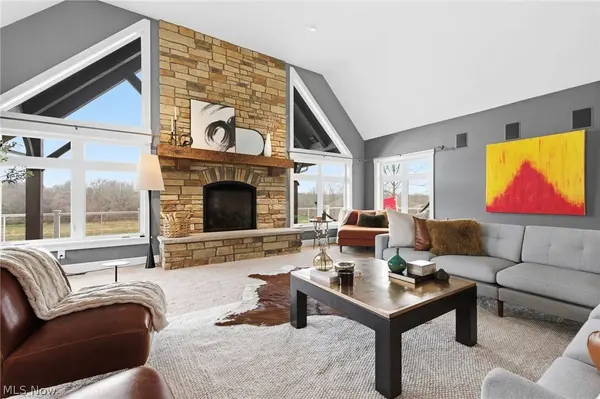 2197 S Medina Line RD, Wadsworth, OH 44281