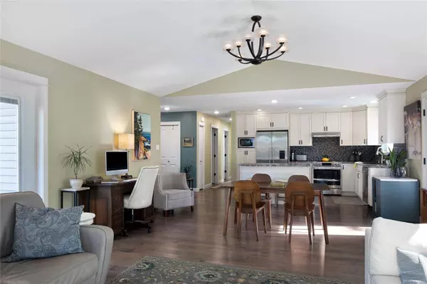 2065 Morello Pl, Courtenay, BC V9N 9C9