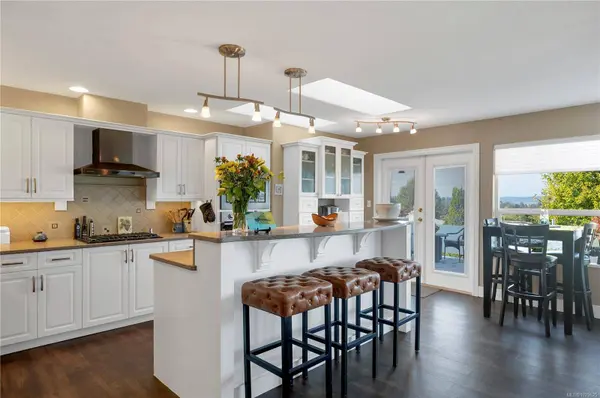 730 Nelson Rd, Campbell River, BC V9H 1S1