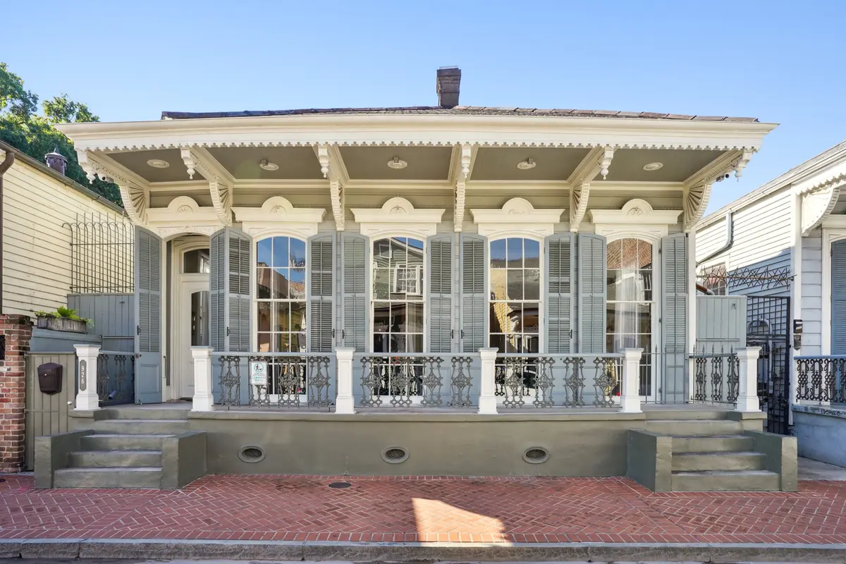 926 Saint Peter, New Orleans, LA 70112