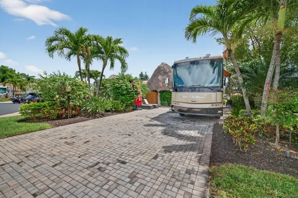 382 Sundial CIR #382, Margate, FL 33068