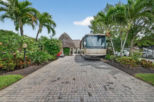 382 Sundial CIR #382, Margate, FL 33068