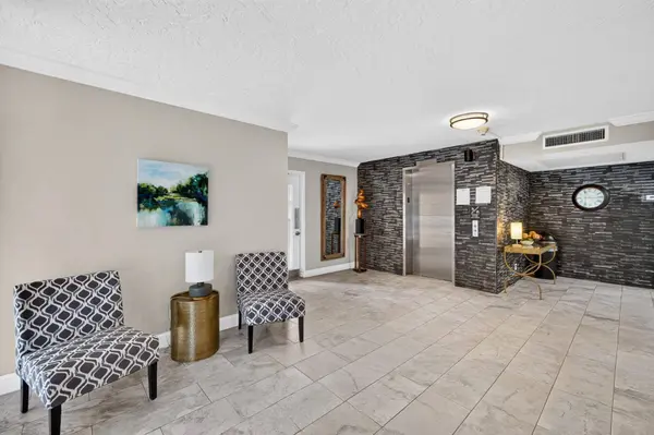 2601 S COURSE DR #403, Pompano Beach, FL 33069
