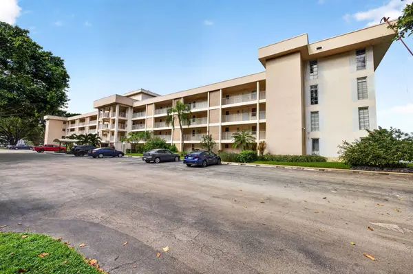 2601 S COURSE DR #403, Pompano Beach, FL 33069