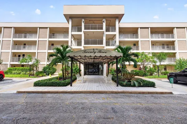 2601 S COURSE DR #403, Pompano Beach, FL 33069