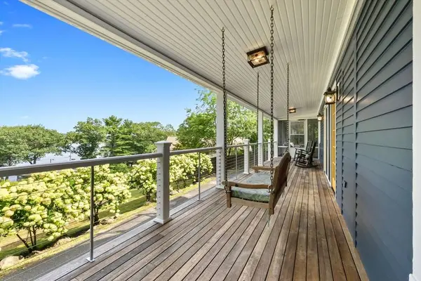 6 Pew Ave, Gloucester, MA 01930