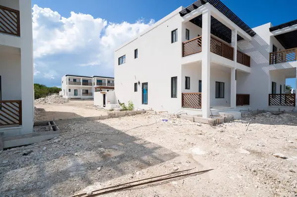 CURLEW DRIVE TOWNHOMES, Providenciales, BC