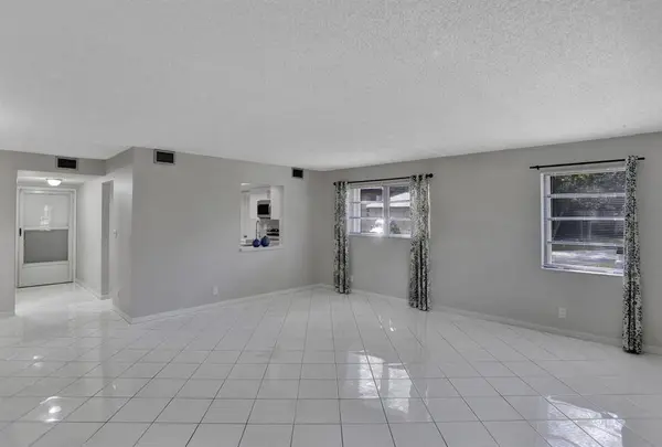 1821 NE 40th Ct #307, Pompano Beach, FL 33064