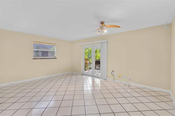 2520 Van Buren St #4, Hollywood, FL 33020