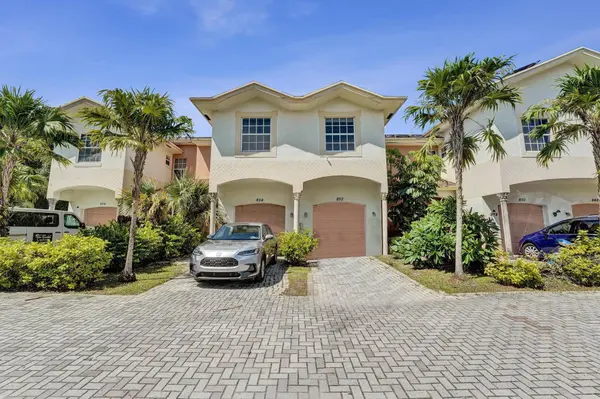 852 NW 9TH ST