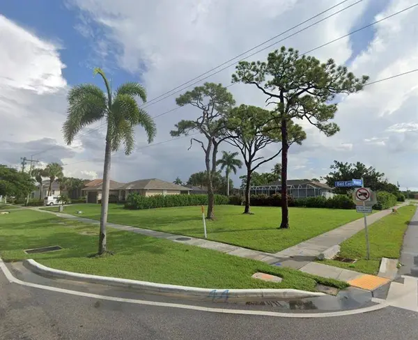 375 Bald Eagle Dr, Marco Island, FL 34145