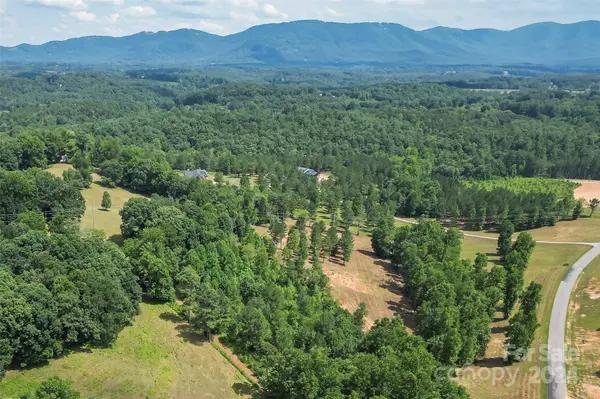 2791 Cornwell DR, Morganton, NC 28655
